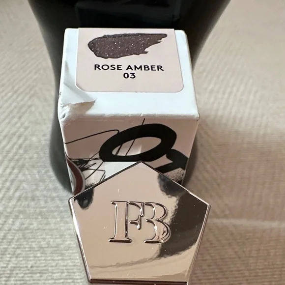 Fenty Beauty Gloss Bomb Oil - Luminizing Lip Gloss - Picture 6 of 6